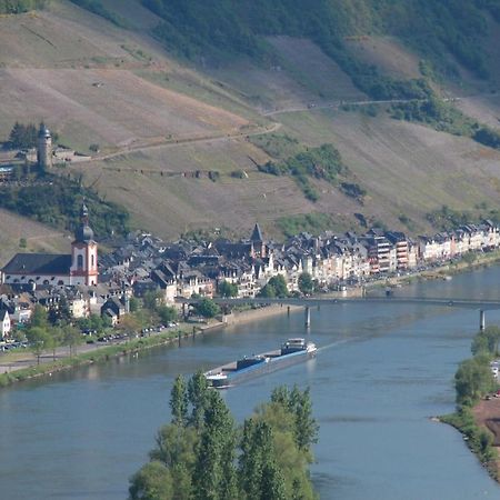 Appartement Weingut Helmut Barzen à Zell Extérieur photo