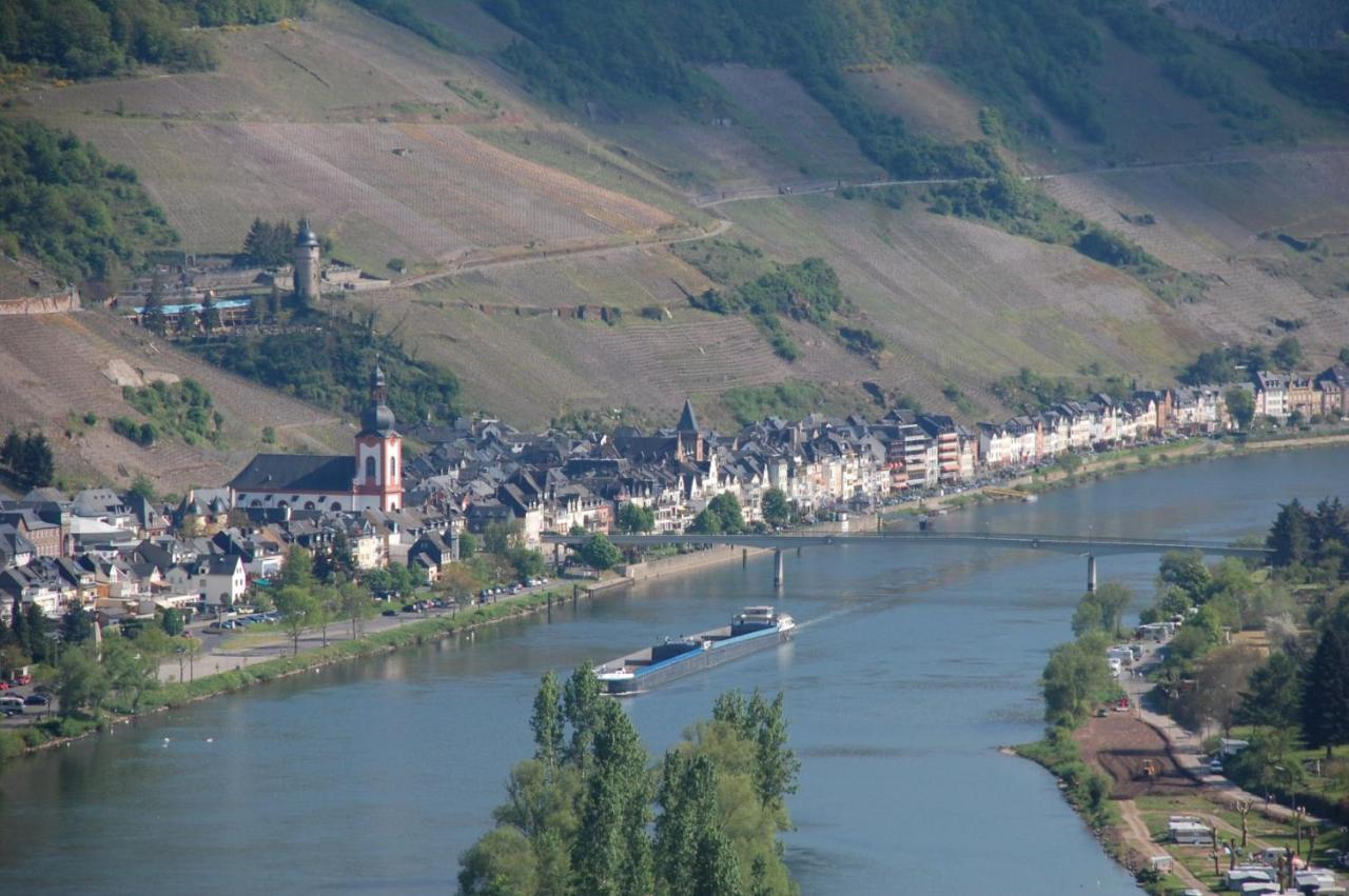 Appartement Weingut Helmut Barzen à Zell Extérieur photo
