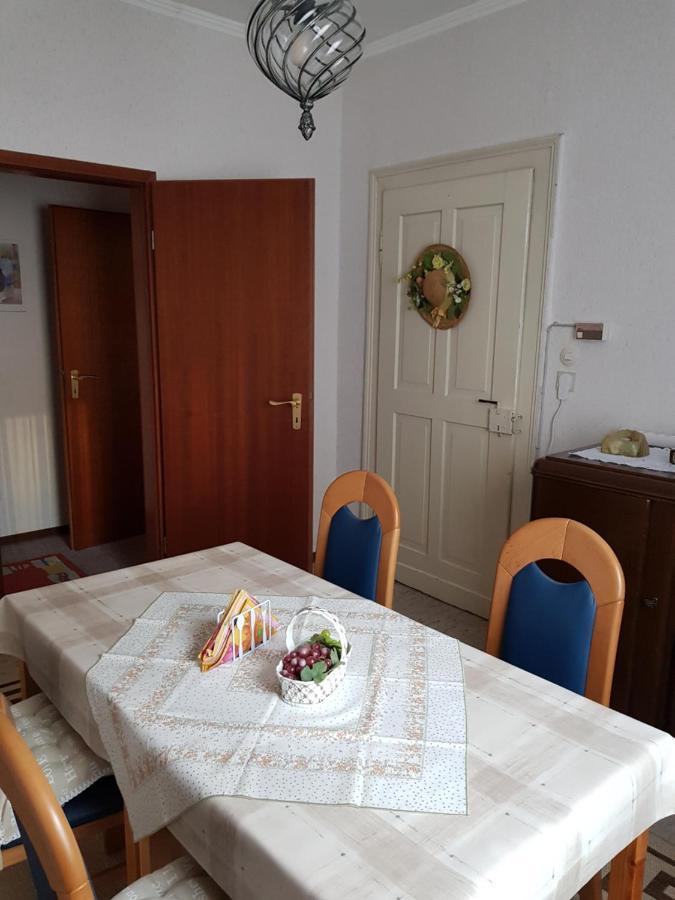 Appartement Weingut Helmut Barzen à Zell Extérieur photo